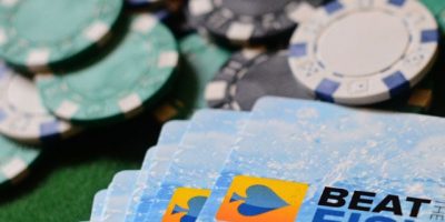 2 Effective Ways to Beat Maniacs at the Poker Table