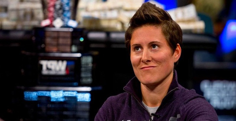 Vanessa Selbst quits poker