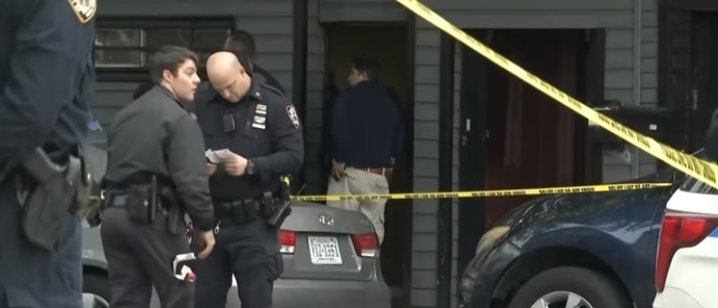 New York Police Investigating The Crime Scene